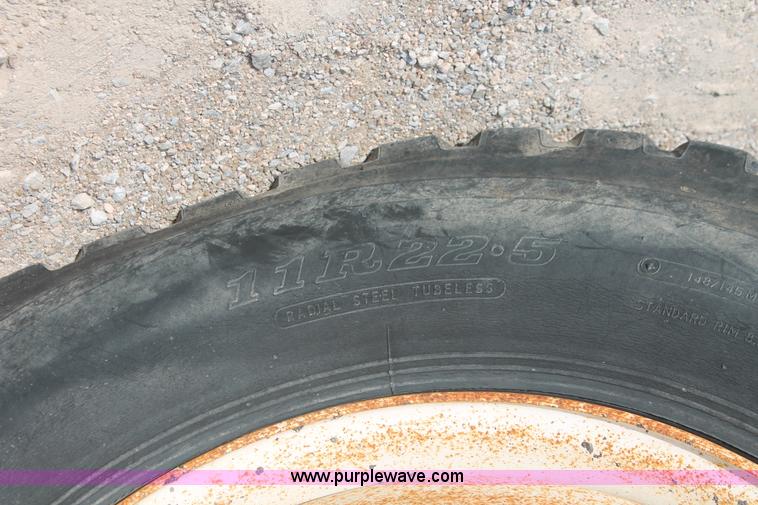 image for item H8115 1993 International 4900 dump truck