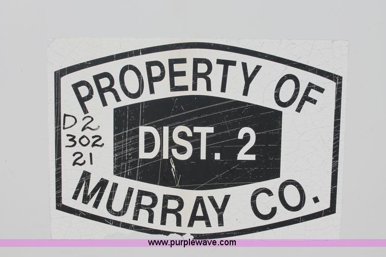 image for item H8115 1993 International 4900 dump truck