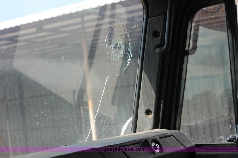 image for item H8116 1990 Freightliner FLA086 semi truck