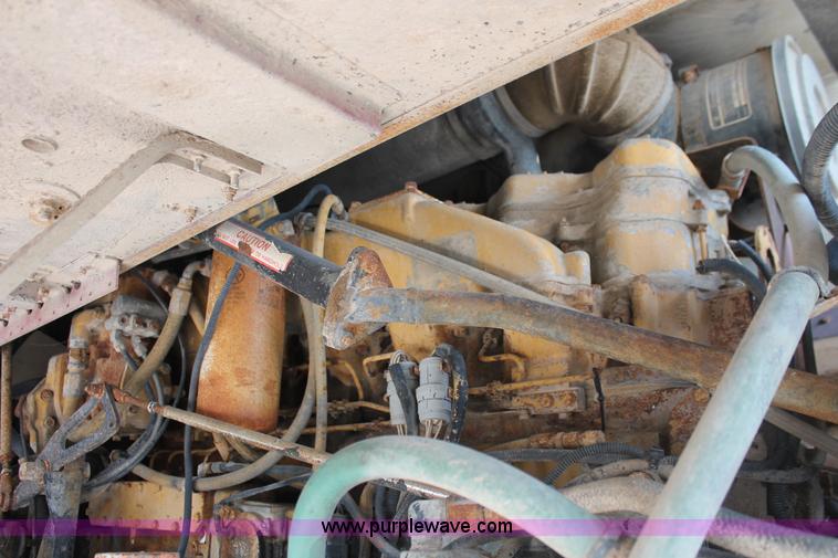 image for item H8116 1990 Freightliner FLA086 semi truck