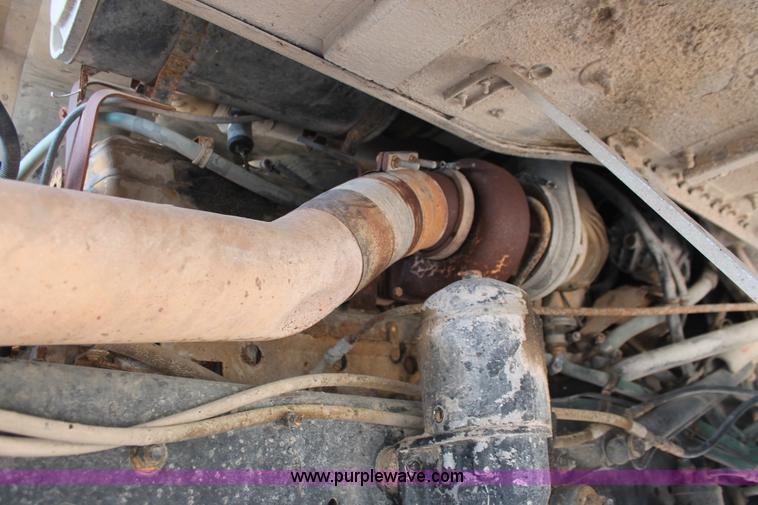 image for item H8116 1990 Freightliner FLA086 semi truck