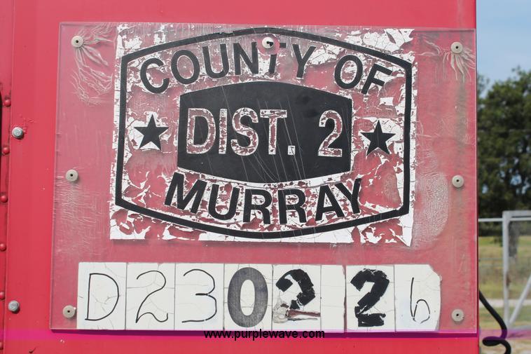 image for item H8116 1990 Freightliner FLA086 semi truck