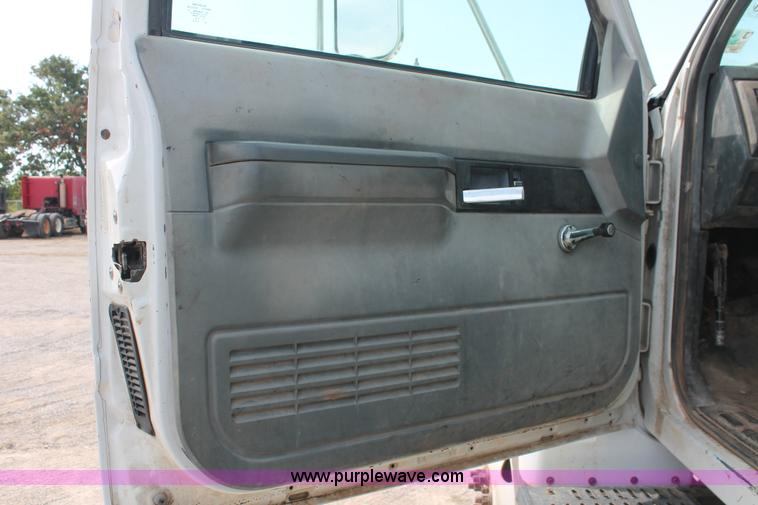 image for item H8118 1997 Chevrolet C7500 dump truck