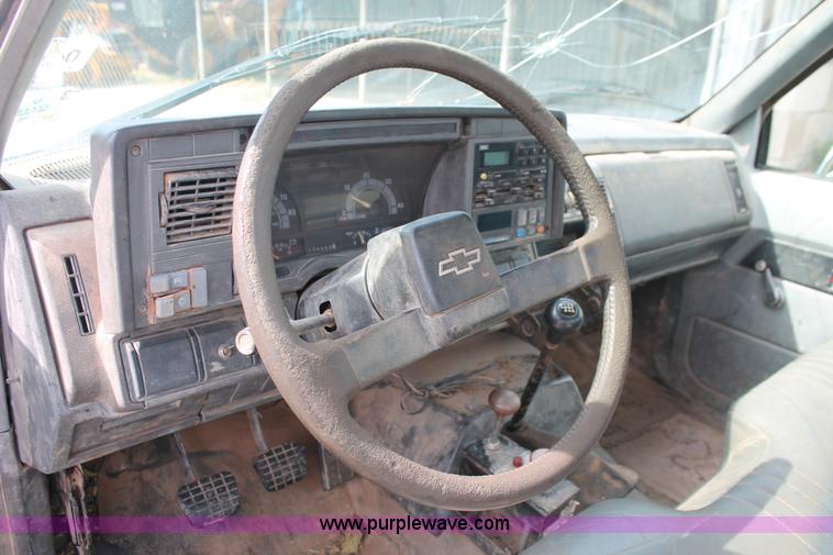 image for item H8118 1997 Chevrolet C7500 dump truck