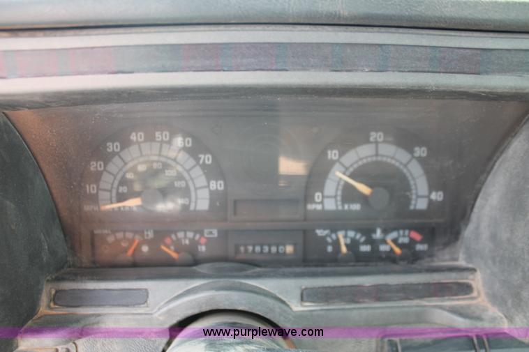 image for item H8118 1997 Chevrolet C7500 dump truck