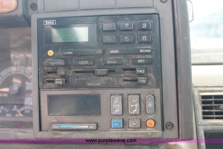 image for item H8118 1997 Chevrolet C7500 dump truck