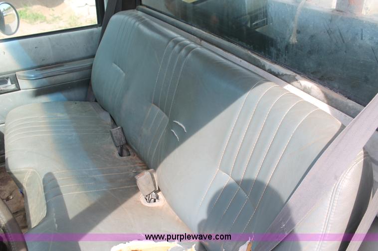 image for item H8118 1997 Chevrolet C7500 dump truck