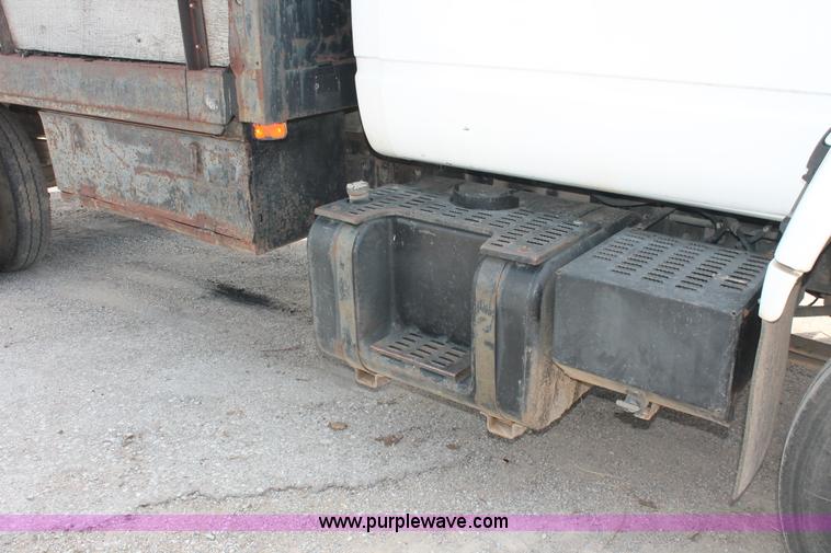 image for item H8118 1997 Chevrolet C7500 dump truck