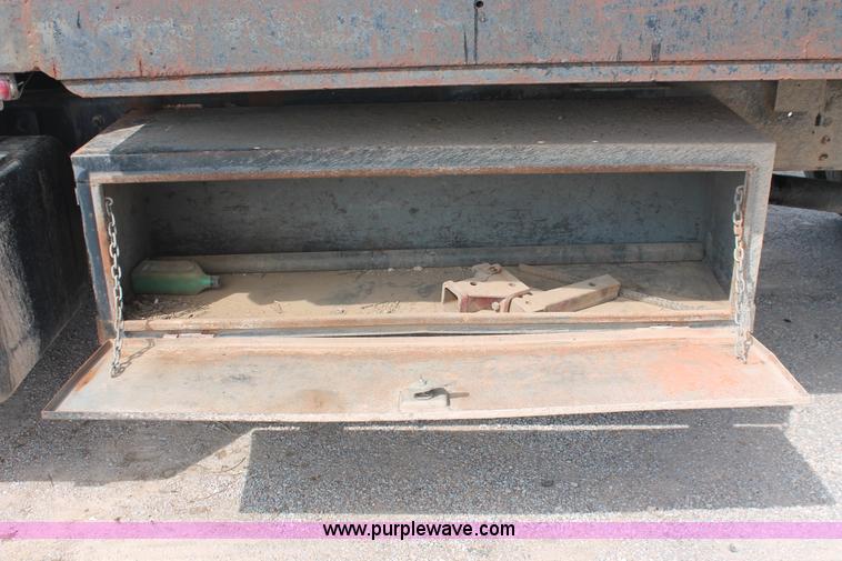 image for item H8118 1997 Chevrolet C7500 dump truck