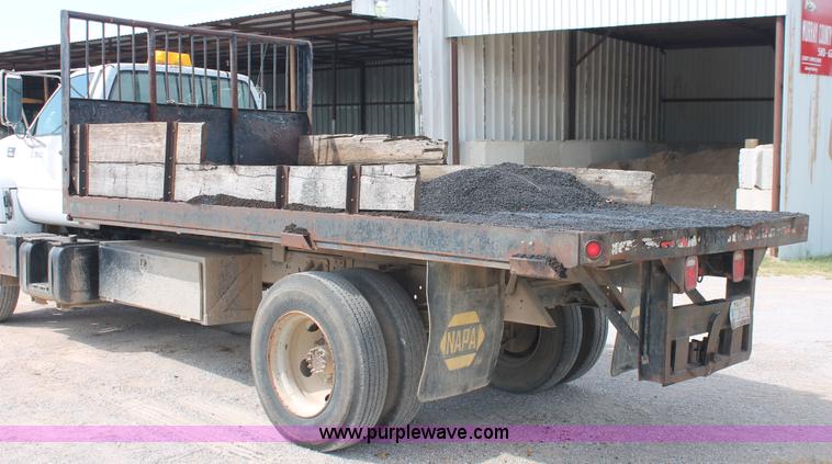 image for item H8118 1997 Chevrolet C7500 dump truck