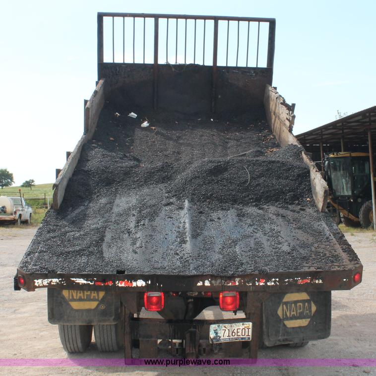 image for item H8118 1997 Chevrolet C7500 dump truck