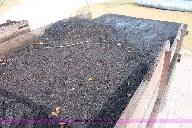 image for item H8118 1997 Chevrolet C7500 dump truck