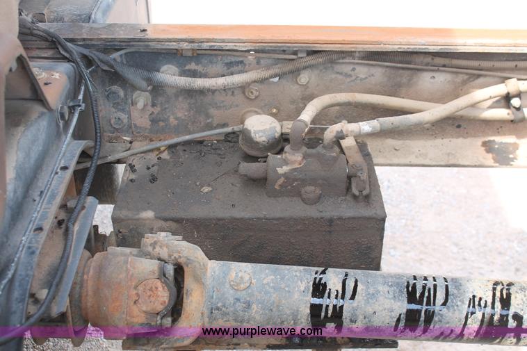 image for item H8118 1997 Chevrolet C7500 dump truck