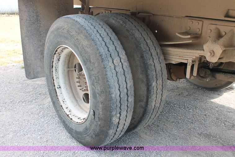 image for item H8118 1997 Chevrolet C7500 dump truck