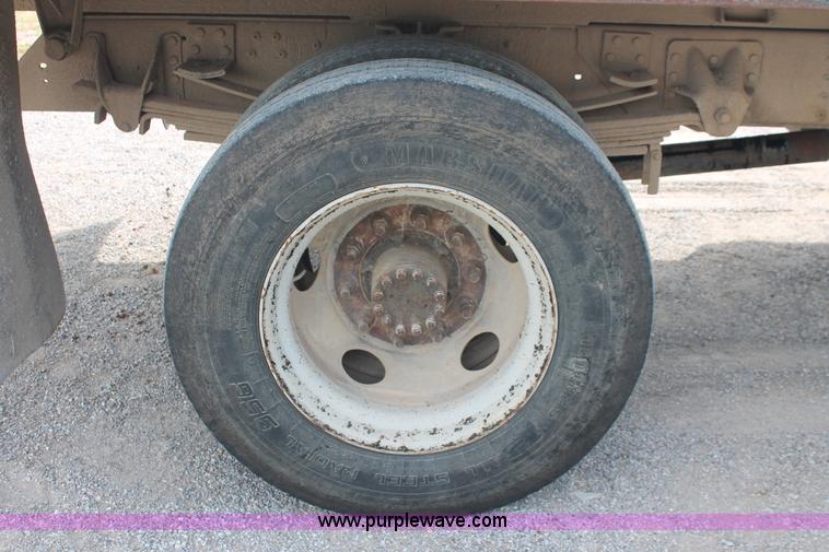 image for item H8118 1997 Chevrolet C7500 dump truck