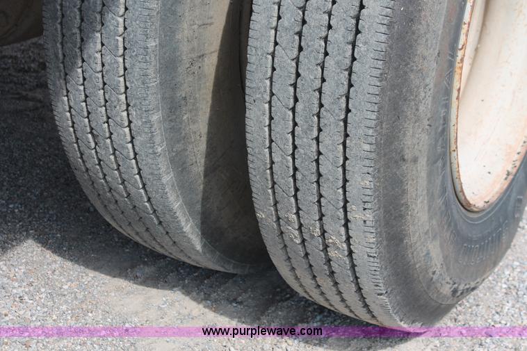 image for item H8118 1997 Chevrolet C7500 dump truck