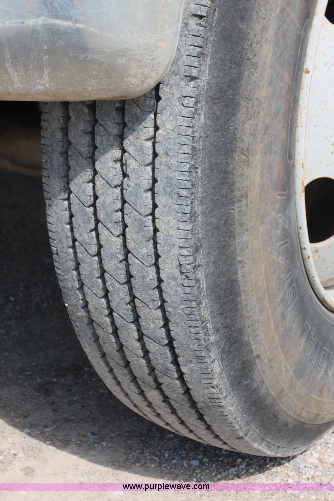 image for item H8118 1997 Chevrolet C7500 dump truck