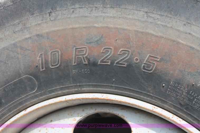 image for item H8118 1997 Chevrolet C7500 dump truck