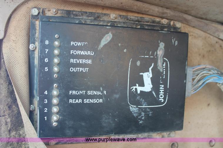 image for item H8119 1991 John Deere 672B motor grader