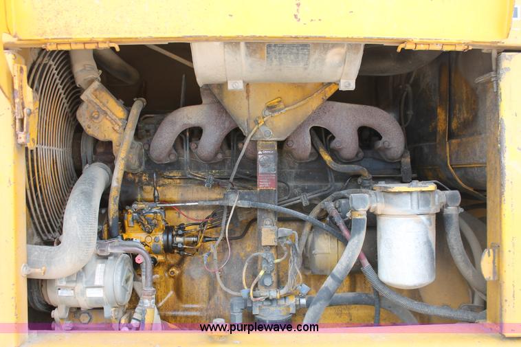 image for item H8119 1991 John Deere 672B motor grader