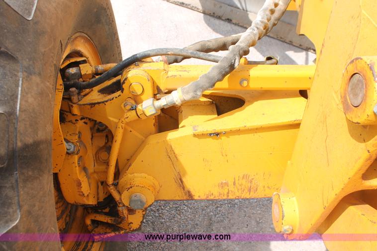 image for item H8119 1991 John Deere 672B motor grader