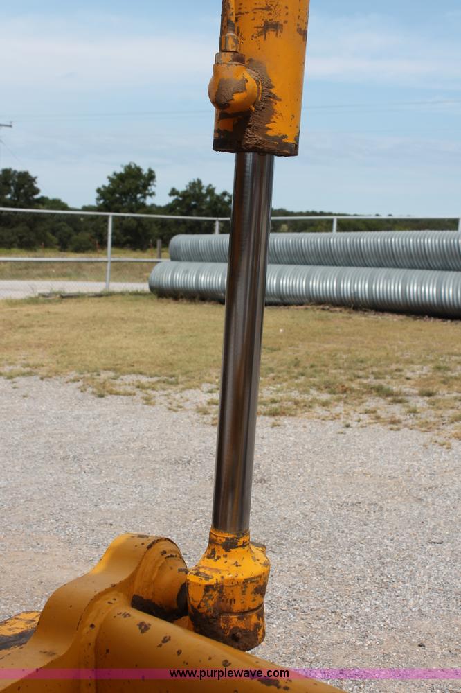 image for item H8119 1991 John Deere 672B motor grader