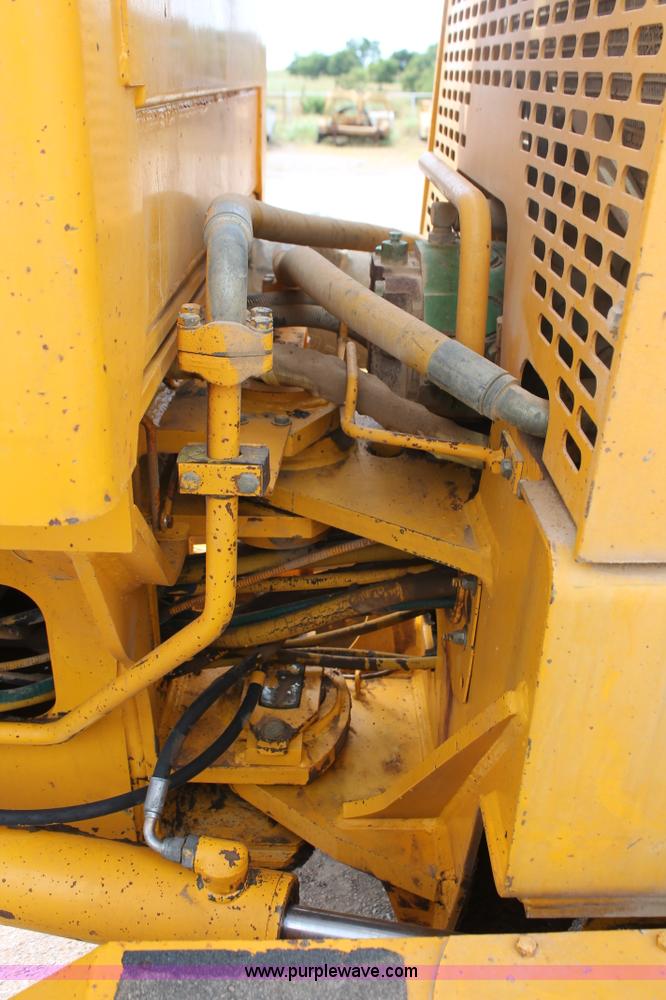 image for item H8119 1991 John Deere 672B motor grader