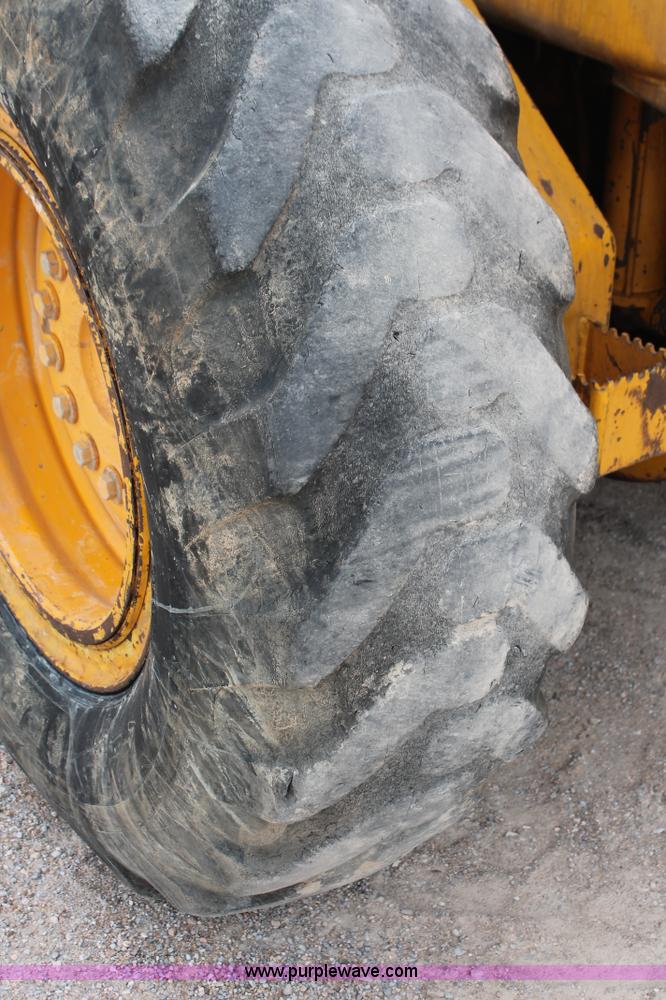 image for item H8119 1991 John Deere 672B motor grader