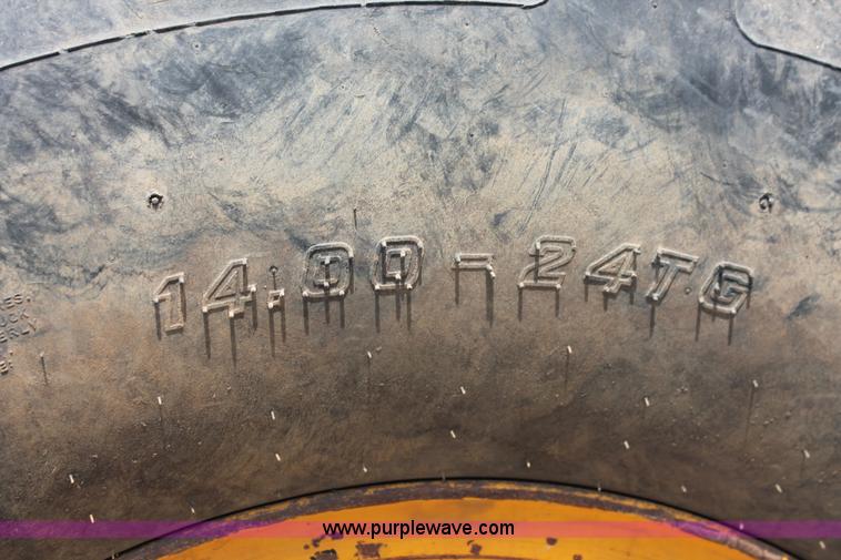 image for item H8119 1991 John Deere 672B motor grader