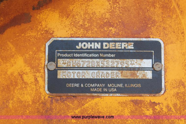 image for item H8119 1991 John Deere 672B motor grader