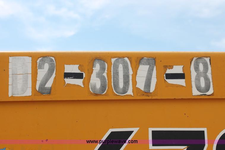 image for item H8119 1991 John Deere 672B motor grader