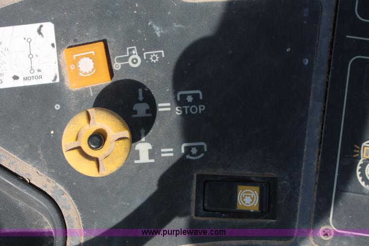 image for item H8121 1999 New Holland 8260 tractor