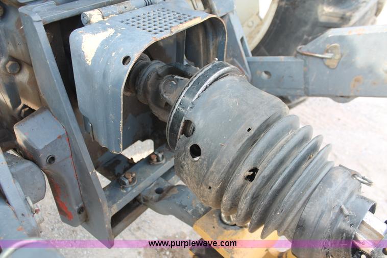 image for item H8121 1999 New Holland 8260 tractor