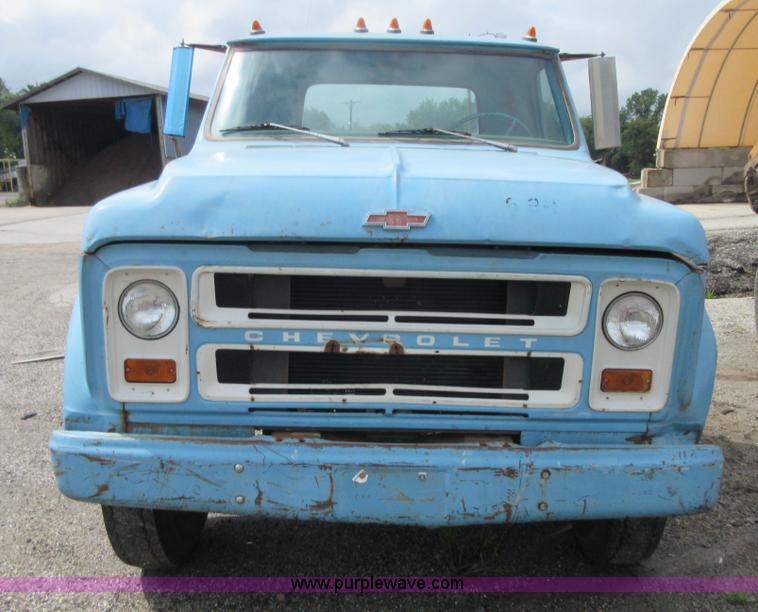 image for item I1981 1968 Chevrolet 40 truck cab and chassis