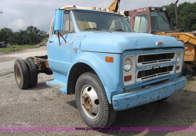 image for item I1981 1968 Chevrolet 40 truck cab and chassis