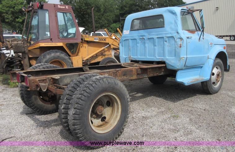 image for item I1981 1968 Chevrolet 40 truck cab and chassis