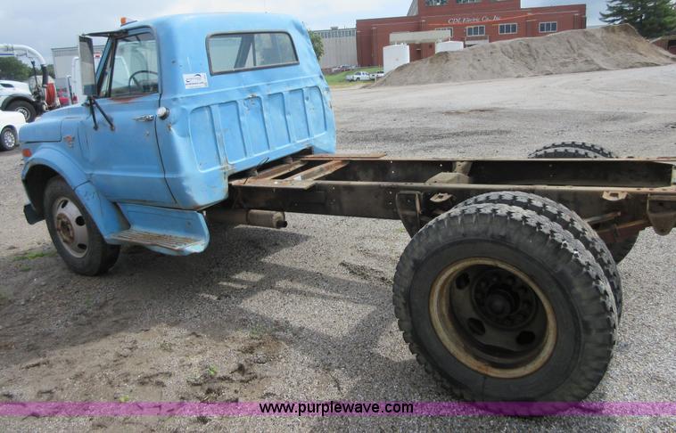 image for item I1981 1968 Chevrolet 40 truck cab and chassis
