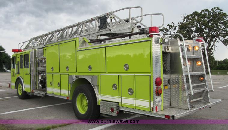 image for item I2030 1993 Hurricane E-One ladder fire truck