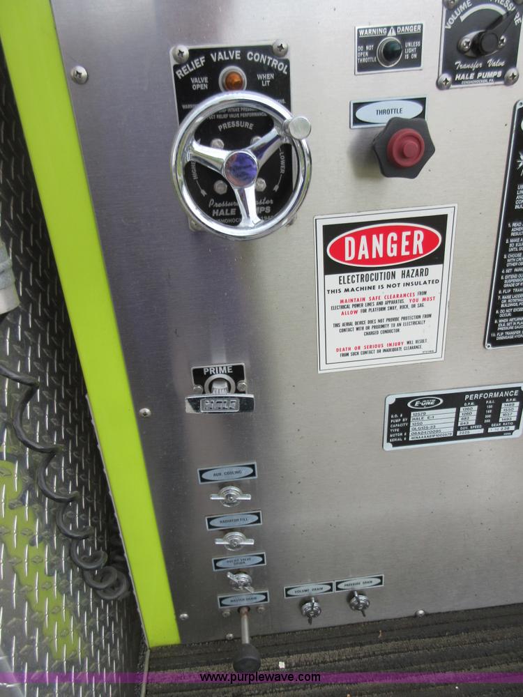 image for item I2030 1993 Hurricane E-One ladder fire truck