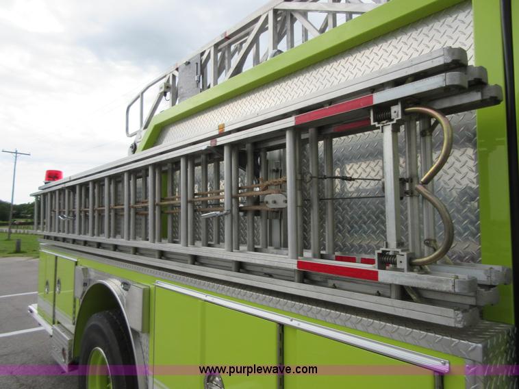 image for item I2030 1993 Hurricane E-One ladder fire truck