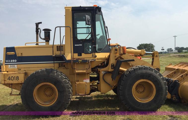 image for item J1743 1993 Komatsu WA250-1 wheel loader