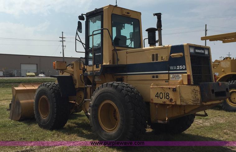 image for item J1743 1993 Komatsu WA250-1 wheel loader