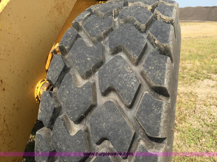 image for item J1743 1993 Komatsu WA250-1 wheel loader