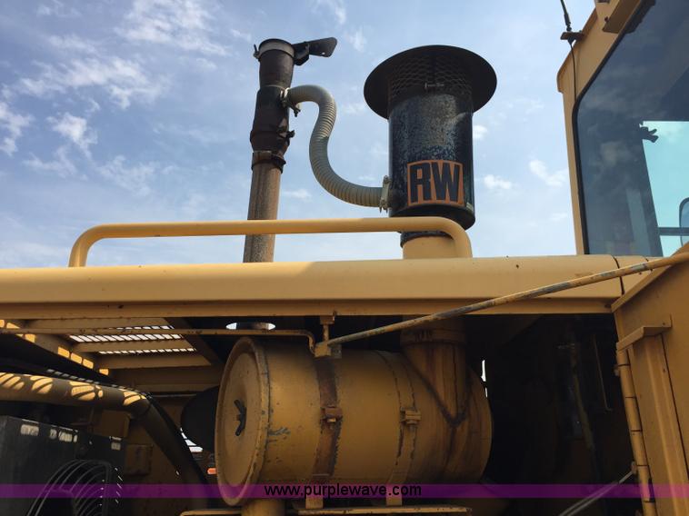 image for item J1743 1993 Komatsu WA250-1 wheel loader