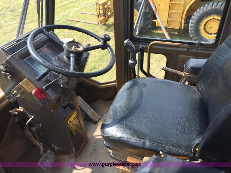 image for item J1743 1993 Komatsu WA250-1 wheel loader