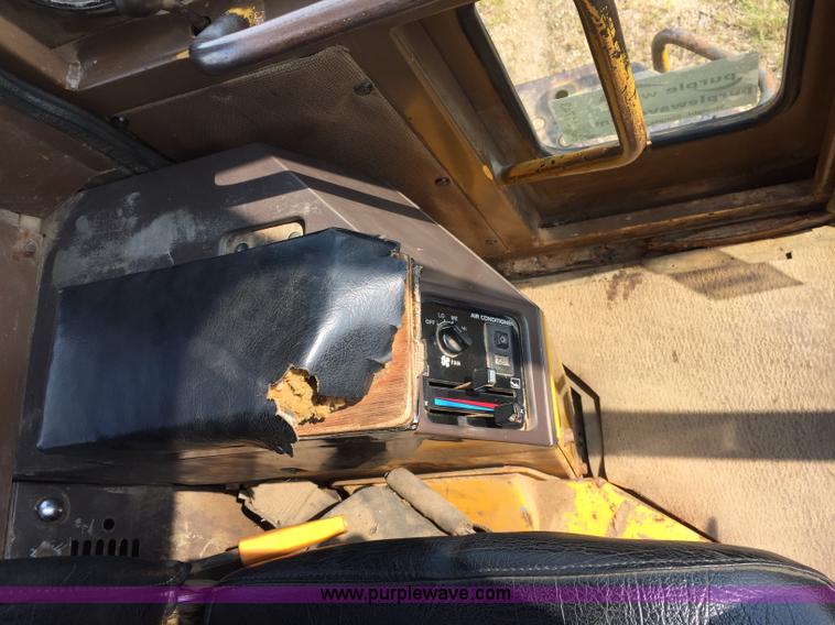 image for item J1743 1993 Komatsu WA250-1 wheel loader