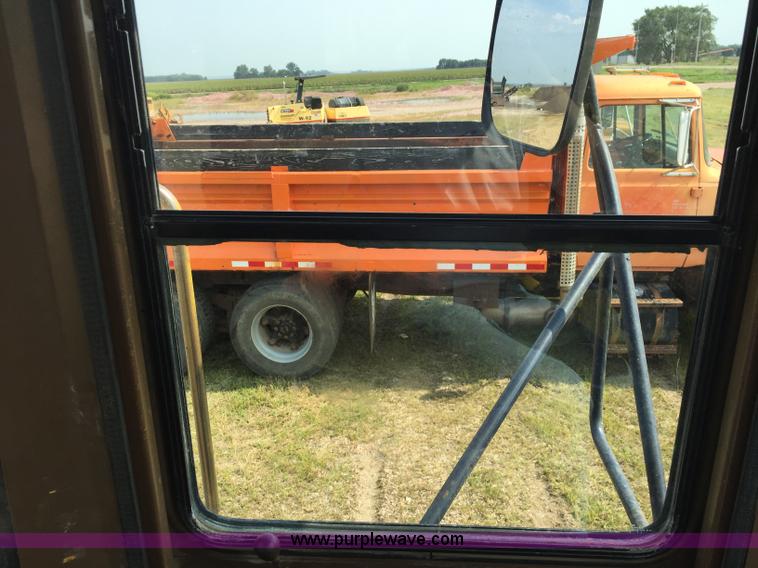 image for item J1743 1993 Komatsu WA250-1 wheel loader