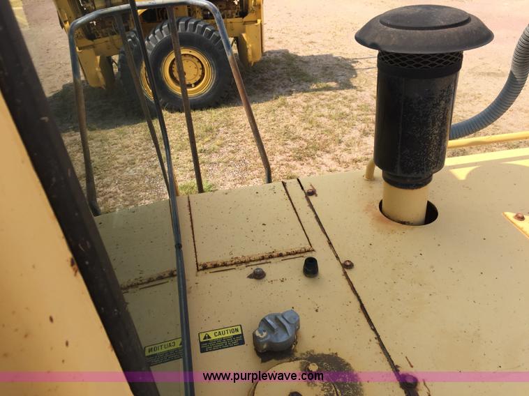 image for item J1743 1993 Komatsu WA250-1 wheel loader