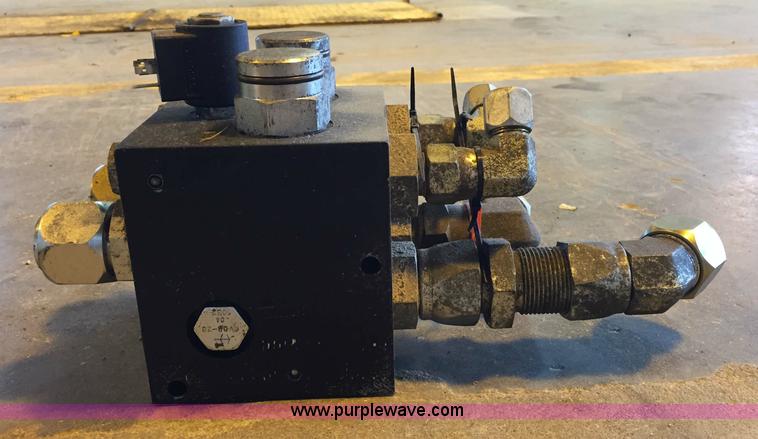 image for item J1743 1993 Komatsu WA250-1 wheel loader