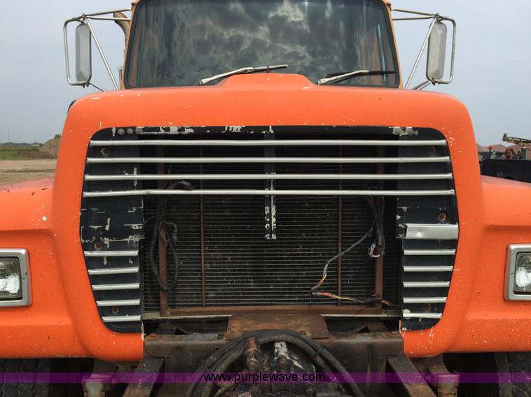 image for item J1744 1992 Ford LT8000 dump truck